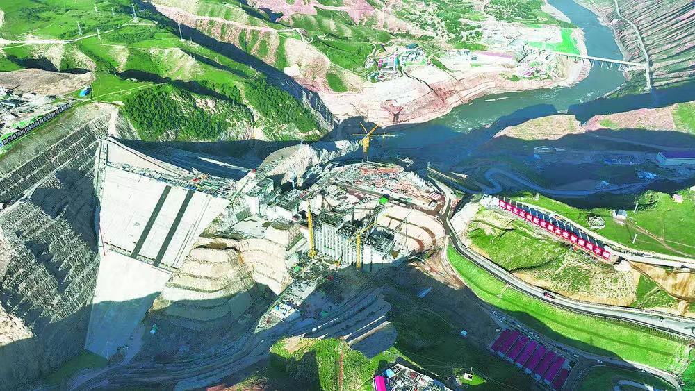 瑪爾擋水電站項目建設現場(chǎng).jpg